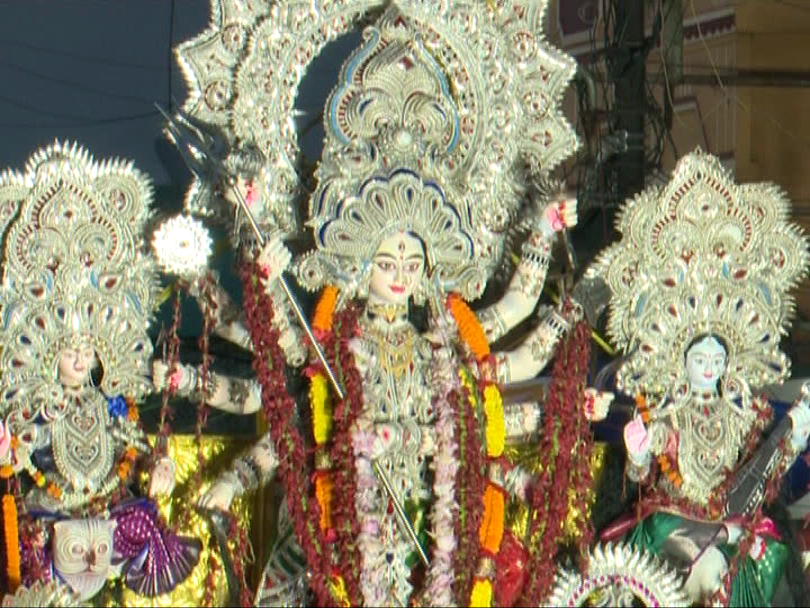 ଦୁର୍ଗା ପୂଜା ଭସାଣ ବେଳେ ଗୋଷ୍ଠୀ ସଂଘର୍ଷ, ଫାଟିଲା ଡ଼ିସିପିଙ୍କୁ ମୁଣ୍ଡ